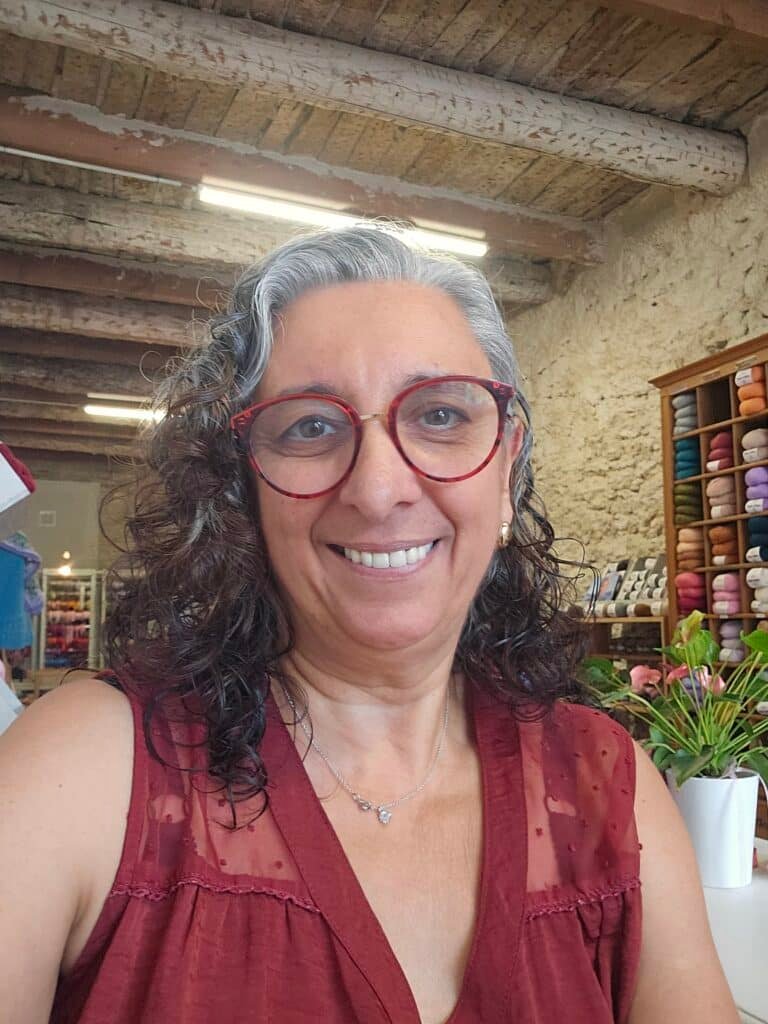 Photo de Céline la propriétaire de la mercerie de Trets